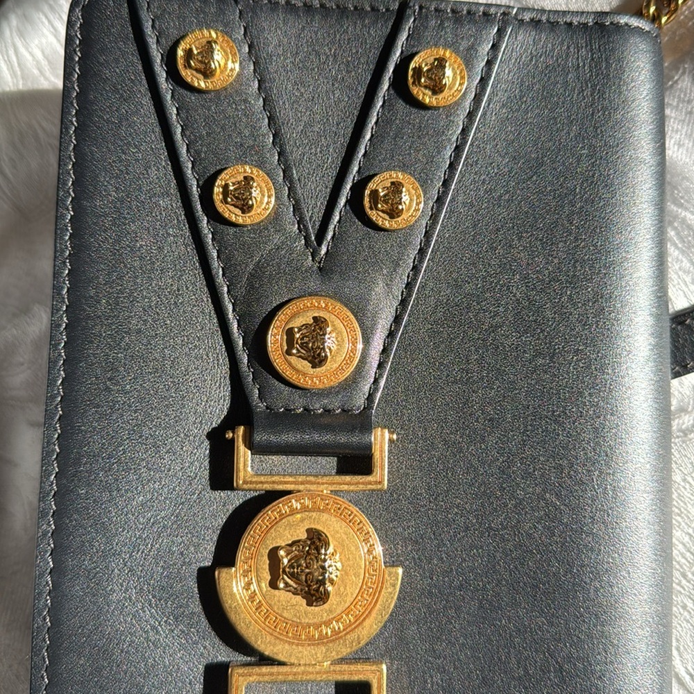 Versace - Picture 8 of 8